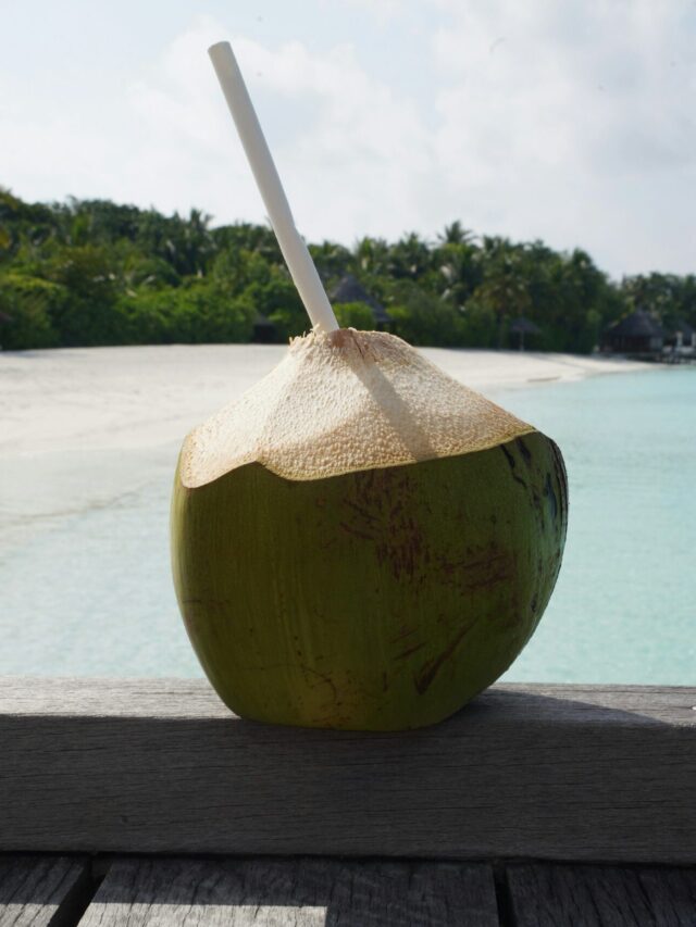 क्या आप जानते हैं नारियल पानी और अंगूर के जूस के फायदे?